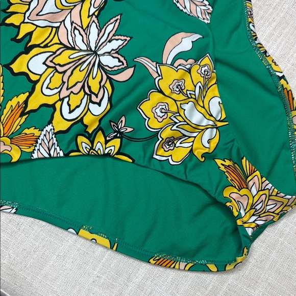 Gibson Latimer NWT Green Floral One Piece Swimsuit-‎ medium - Picture 3 of 11